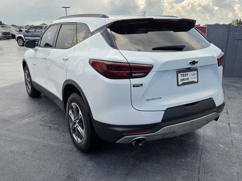 Used 2024 Chevrolet Blazer LT w/ Convenience Package FWD image 3