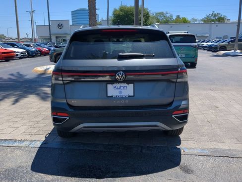 New 2026 Volkswagen Taos SE FWD image 5
