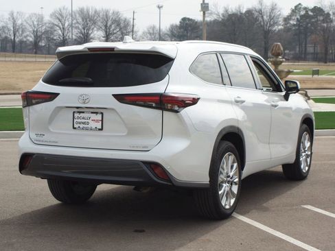 Certified 2025 Toyota Highlander Limited image 21