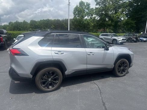 Used 2022 Toyota RAV4 XSE AWD/4WD image 7