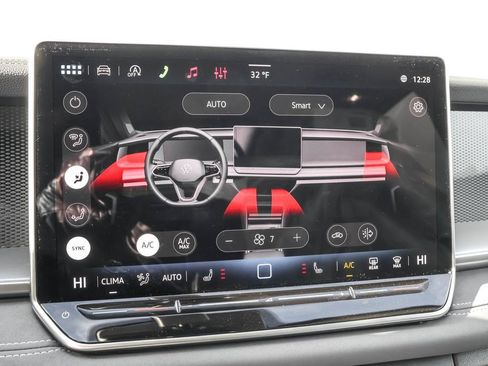 Used 2026 Volkswagen Tiguan SE AWD/4WD image 23