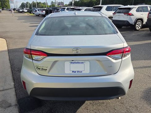 Used 2024 Toyota Corolla LE FWD image 11