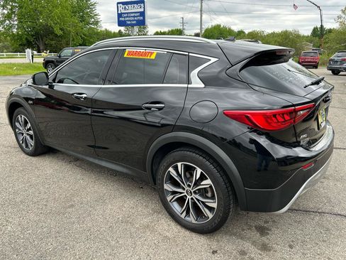 Used 2017 INFINITI QX30 Premium w/ Navigation Package AWD/4WD image 2