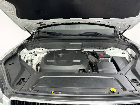 Used 2019 Volvo XC90 T6 Momentum image 33