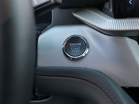 Used 2025 Ford Explorer Active w/ Active Comfort Package image 19