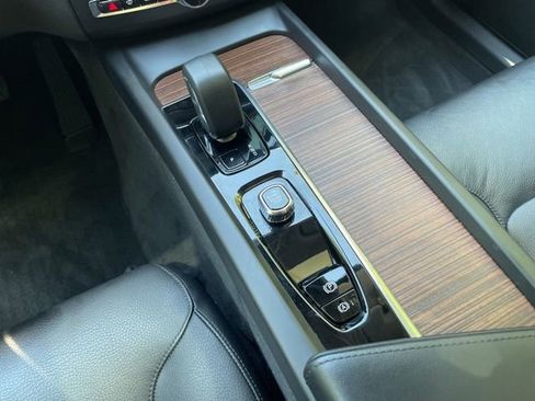 Certified 2023 Volvo XC60 B5 Plus w/ Climate Package AWD/4WD image 23