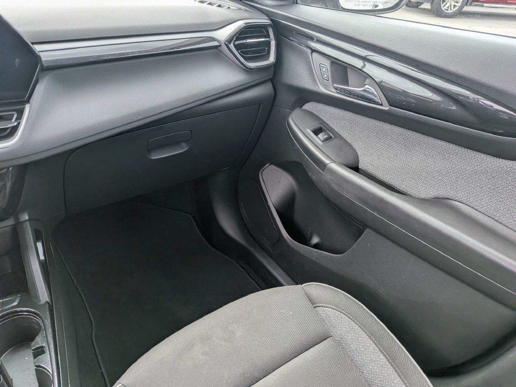 Used 2025 Chevrolet TrailBlazer LT FWD image 17