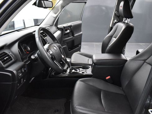 Used 2021 Toyota 4Runner TRD Off-Road Premium w/ Moonroof Package AWD/4WD image 11