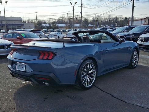 Used 2025 Ford Mustang GT Premium image 4