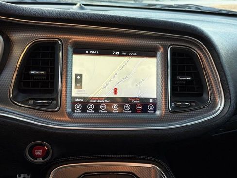 Used 2017 Dodge Challenger SRT Hellcat image 22