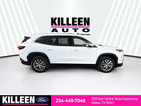 Used 2025 Buick Enclave Preferred AWD/4WD image 10