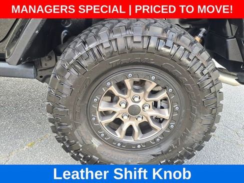Used 2022 Jeep Wrangler Unlimited Rubicon w/ Trailer Tow Package AWD/4WD image 17