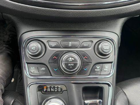Used 2015 Chrysler 200 S w/ Navigation & Sound Group I AWD/4WD image 27