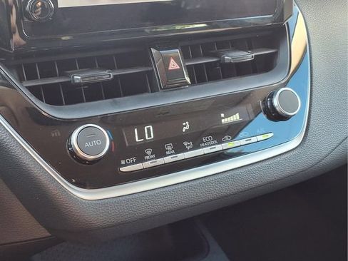 Used 2023 Toyota Corolla LE FWD image 8