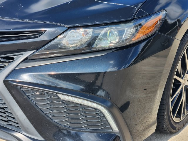 Used 2022 Toyota Camry SE w/ Convenience Package FWD image 9