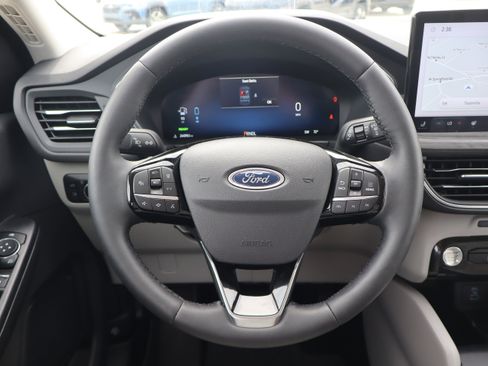 Used 2023 Ford Escape SE w/ PHEV Premium Package FWD image 14