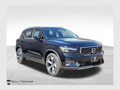 New 2025 Volvo XC40 B5 Core w/ Protection Package Premier