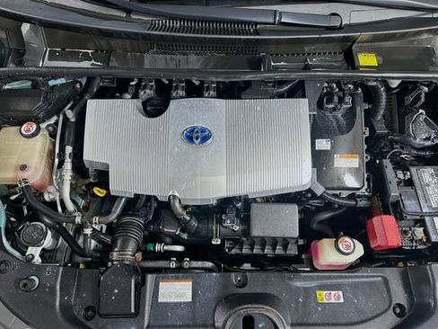 Used 2018 Toyota Prius Four Touring image 28