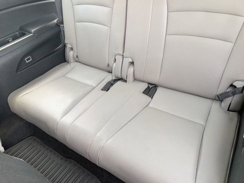 Used 2016 Honda Pilot Touring image 11