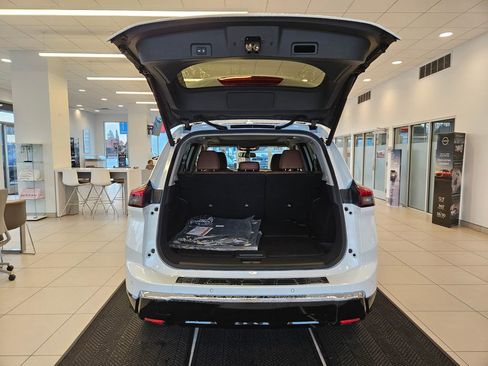New 2026 Nissan Rogue Platinum w/ Platinum Premium Package image 9