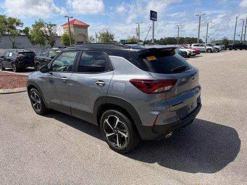 Used 2021 Chevrolet TrailBlazer RS w/ Technology Package FWD image 8