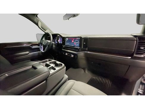 Used 2024 GMC Sierra 2500 SLE w/ SLE Convenience Package image 17