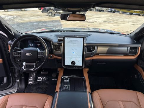 Used 2024 Ford Expedition Max Platinum image 19
