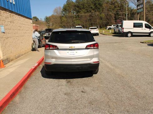 Used 2022 Chevrolet Equinox LS FWD image 6