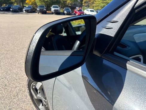 Used 2024 Hyundai Venue Limited image 18