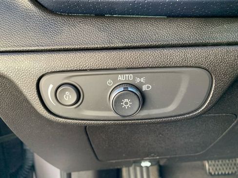 Used 2022 Chevrolet Bolt EUV Premier w/ Launch Edition image 19