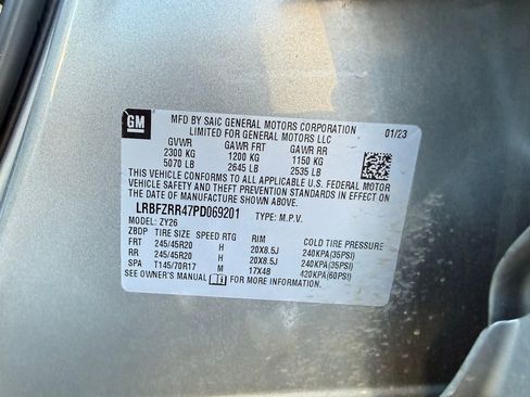 Used 2023 Buick Envision Avenir image 31