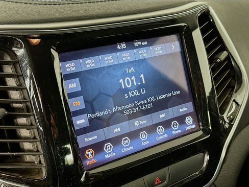 Used 2020 Jeep Cherokee Limited image 14