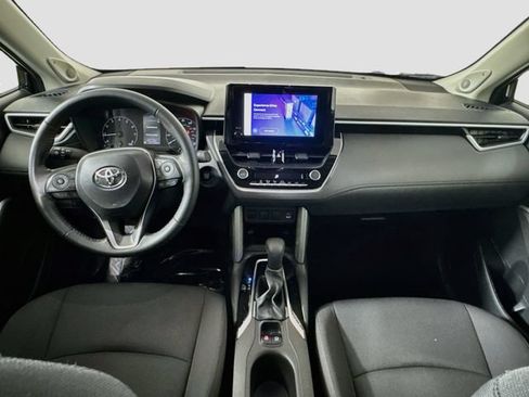 Used 2025 Toyota Corolla Cross LE w/ Moonroof Package AWD/4WD image 24