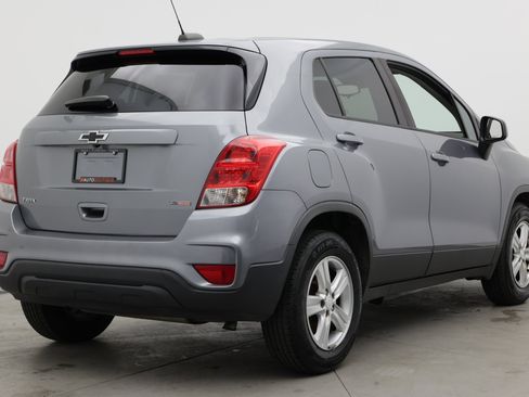 Used 2020 Chevrolet Trax LS w/ Tint and Cruise Package FWD image 7