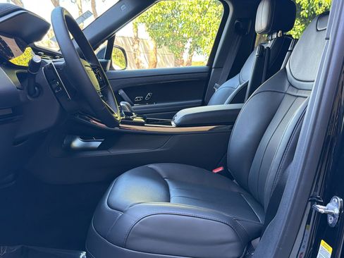 New 2026 Land Rover Range Rover Sport Dynamic SE AWD/4WD image 6
