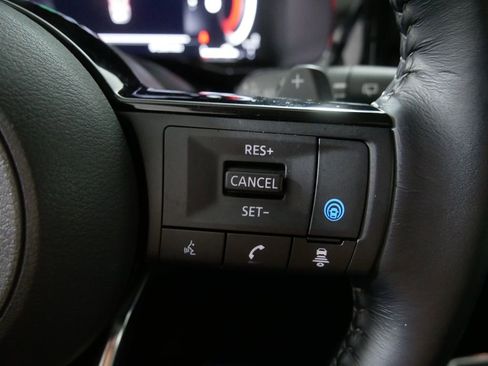 Used 2023 Nissan Pathfinder Platinum image 22