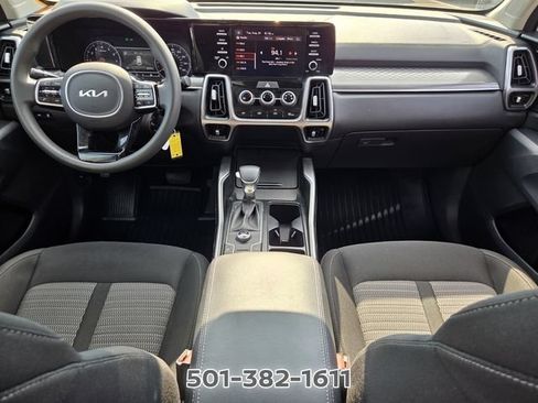 Used 2023 Kia Sorento LX FWD image 14
