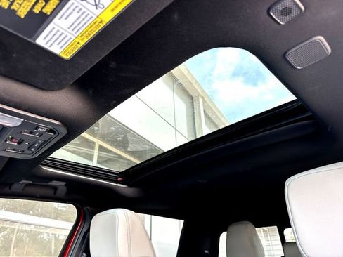 Used 2025 Toyota Tacoma Limited AWD/4WD image 17