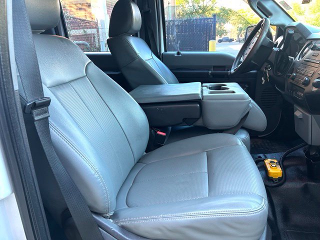 Used 2016 Ford F550 2WD Crew Cab Super Duty image 22