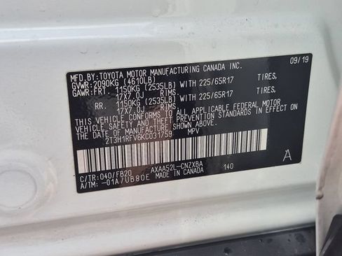 Used 2019 Toyota RAV4 LE FWD image 29