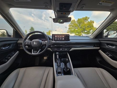 Used 2025 Honda Accord Touring image 21