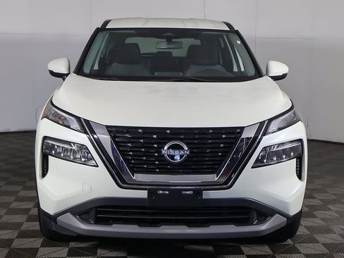 Used 2023 Nissan Rogue SV image 9