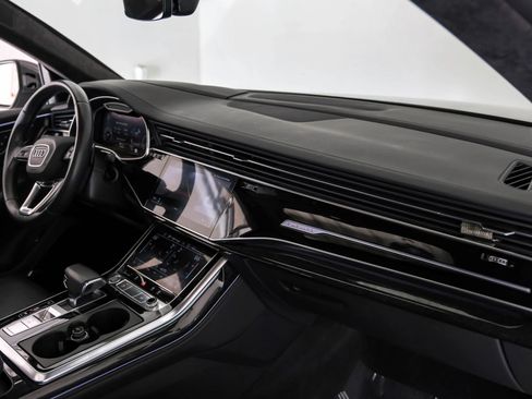 Used 2019 Audi Q8 Prestige image 12