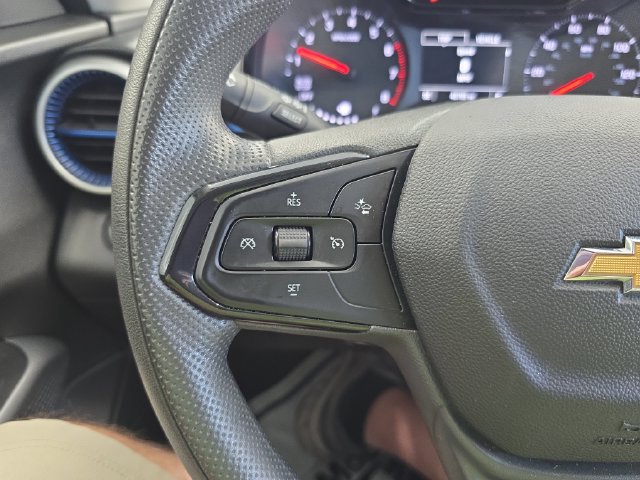 Used 2025 Chevrolet Trax LS FWD image 17