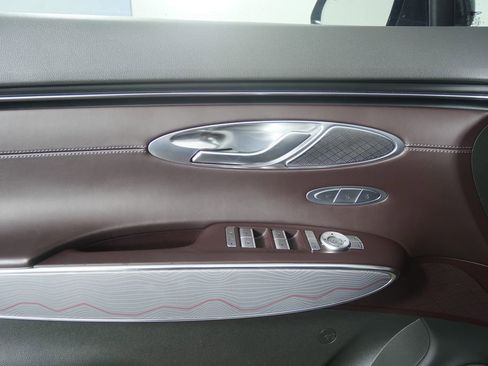 Used 2022 Genesis GV70 2.5T w/ Advanced Package image 9