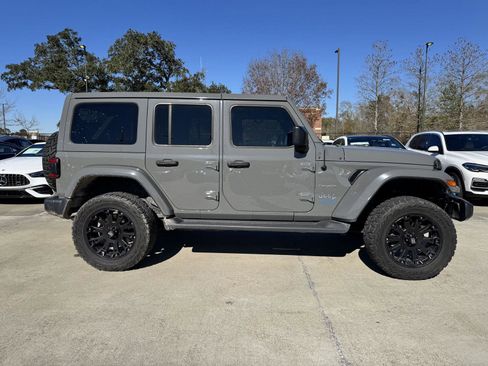 Used 2022 Jeep Wrangler Unlimited Sahara w/ Cold Weather Group image 26