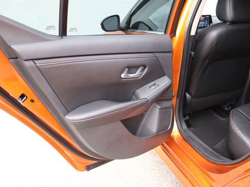 Used 2022 Nissan Sentra SR w/ SR Premium Package image 33