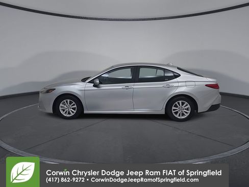 Used 2026 Toyota Camry LE FWD image 9