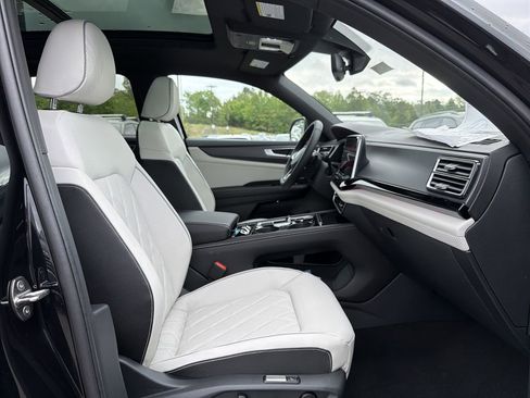 New 2026 Volkswagen Atlas Cross Sport SEL Premium R-Line AWD/4WD image 18