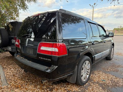 Used 2014 Lincoln Navigator 4WD image 9